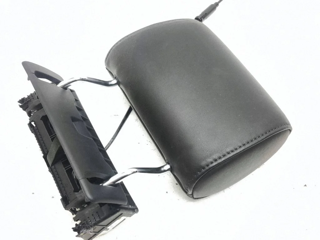 Third row seat headrest – Audi Q7 4L (2005-2015)