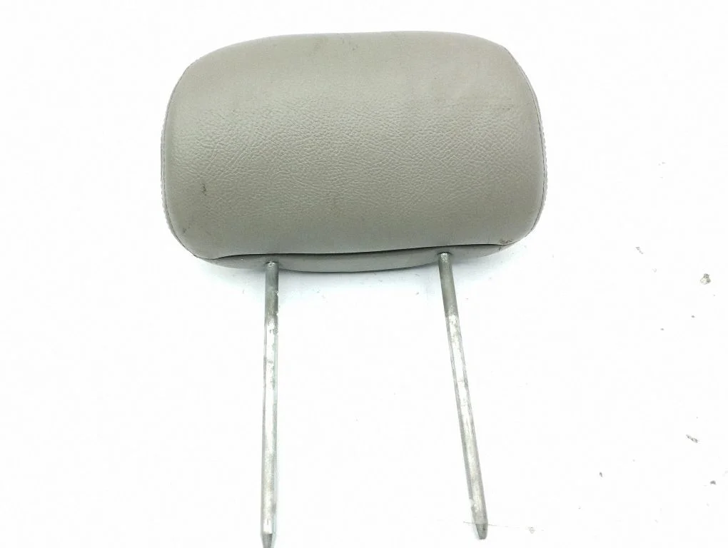 Third row seat headrest – Chrysler Voyager (1996-2001)
