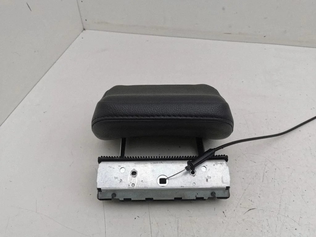 Third row seat headrest – Volvo XC90 (2003-2006)