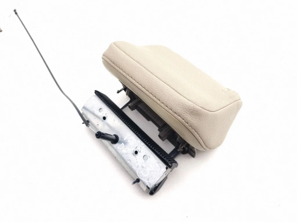 Third row seat headrest – Volvo XC90 (2003-2006)
