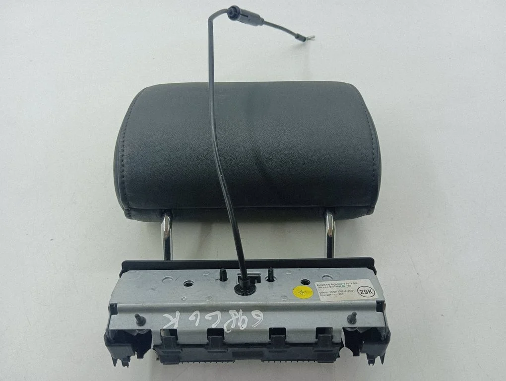 Third row seat headrest – Audi Q7 4L (2005-2015)