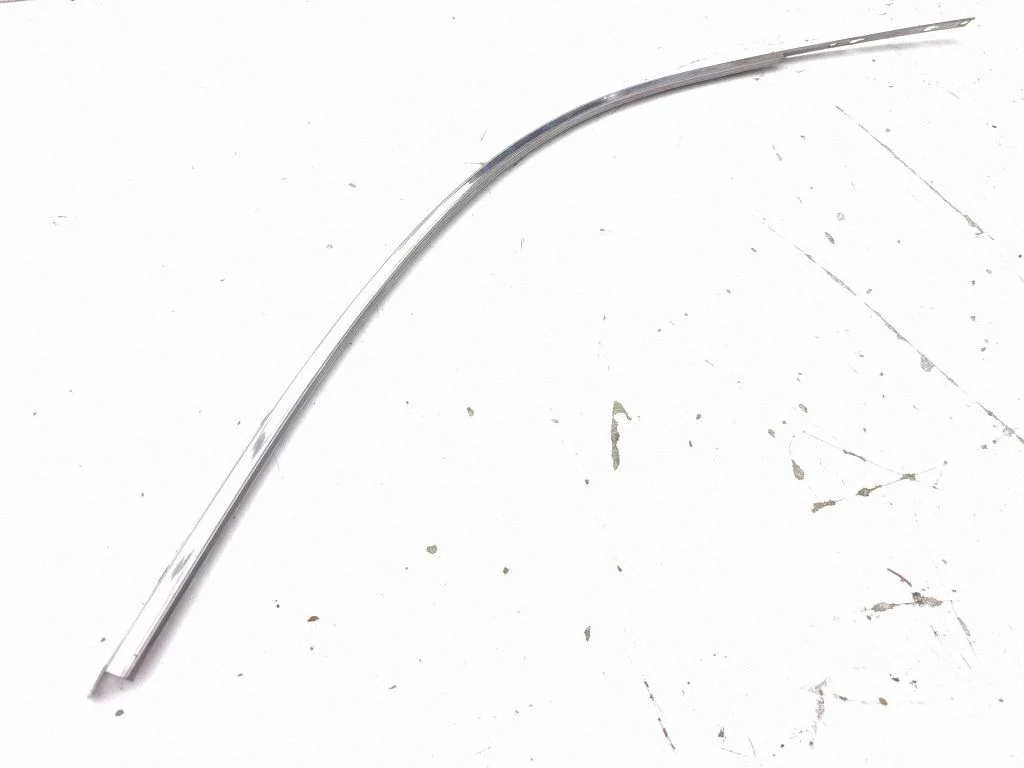 Front door glass trim molding – right