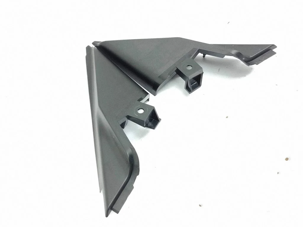 Front door glass trim molding