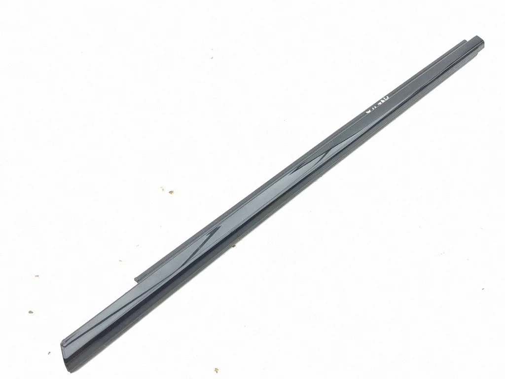 Listwa szyby drzwi przednich 7482959