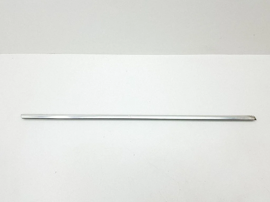Front door glass trim molding – right