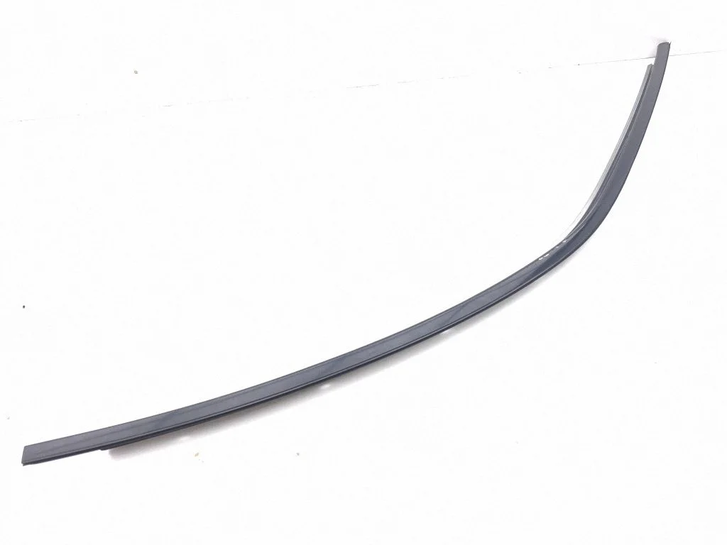 Front door glass trim molding – Toyota GT 86 (2012-2021)
