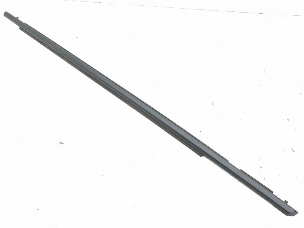 Rear door glass trim molding – right