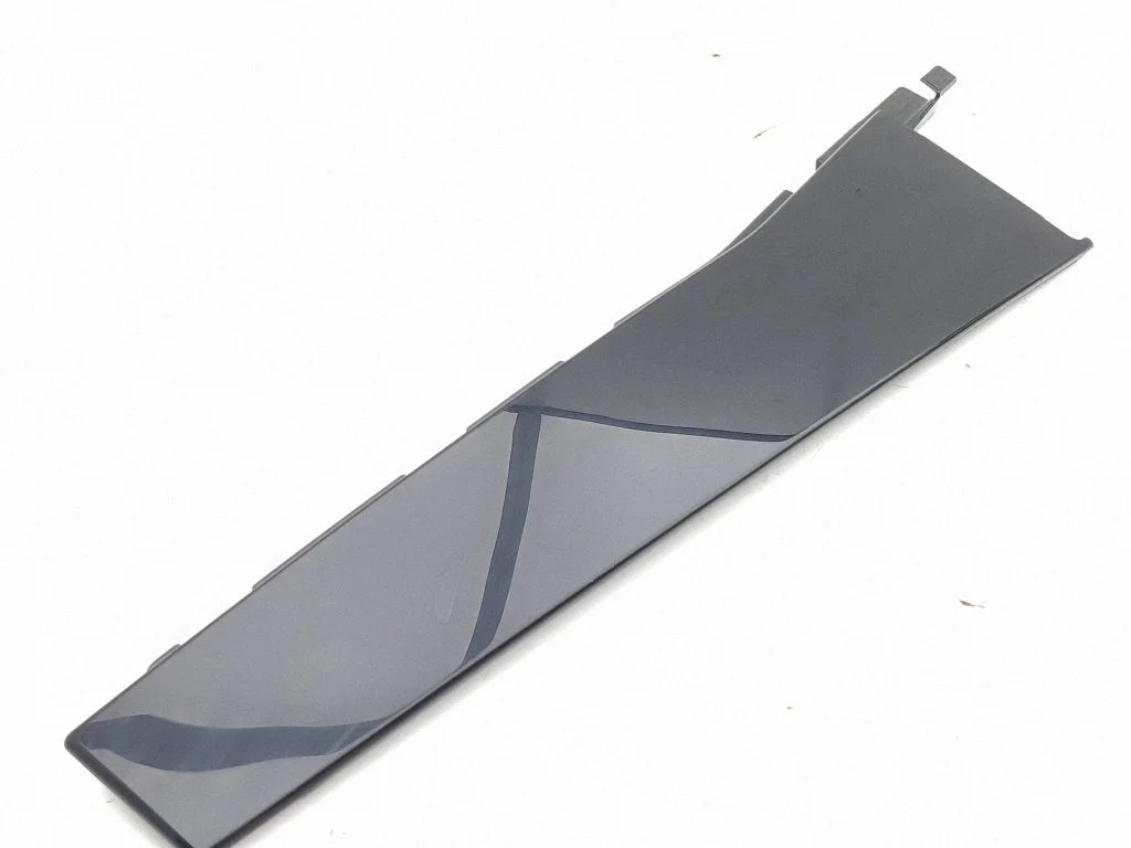 Listwa szyby drzwi tylnych EM2BU254A42