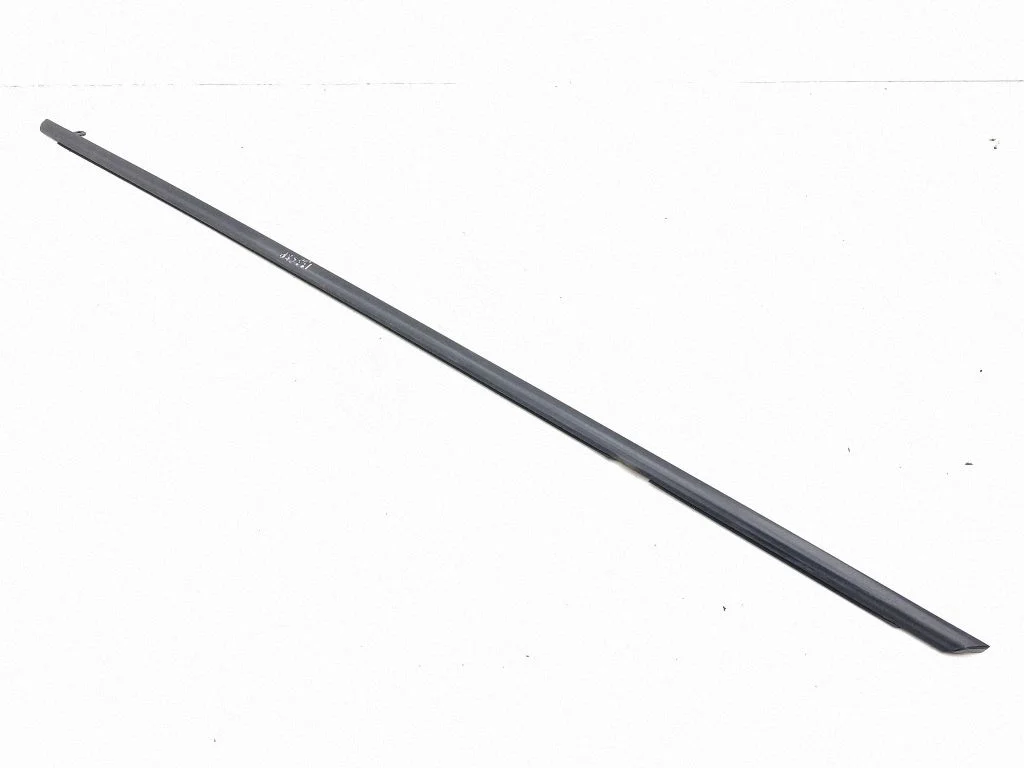 Front door glass trim molding – Toyota GT 86 (2012-2021)
