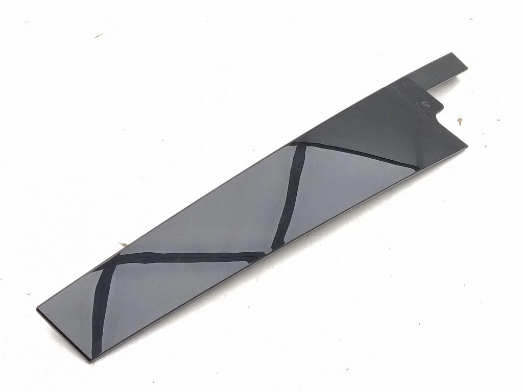 Rear door glass trim molding 3J0839901