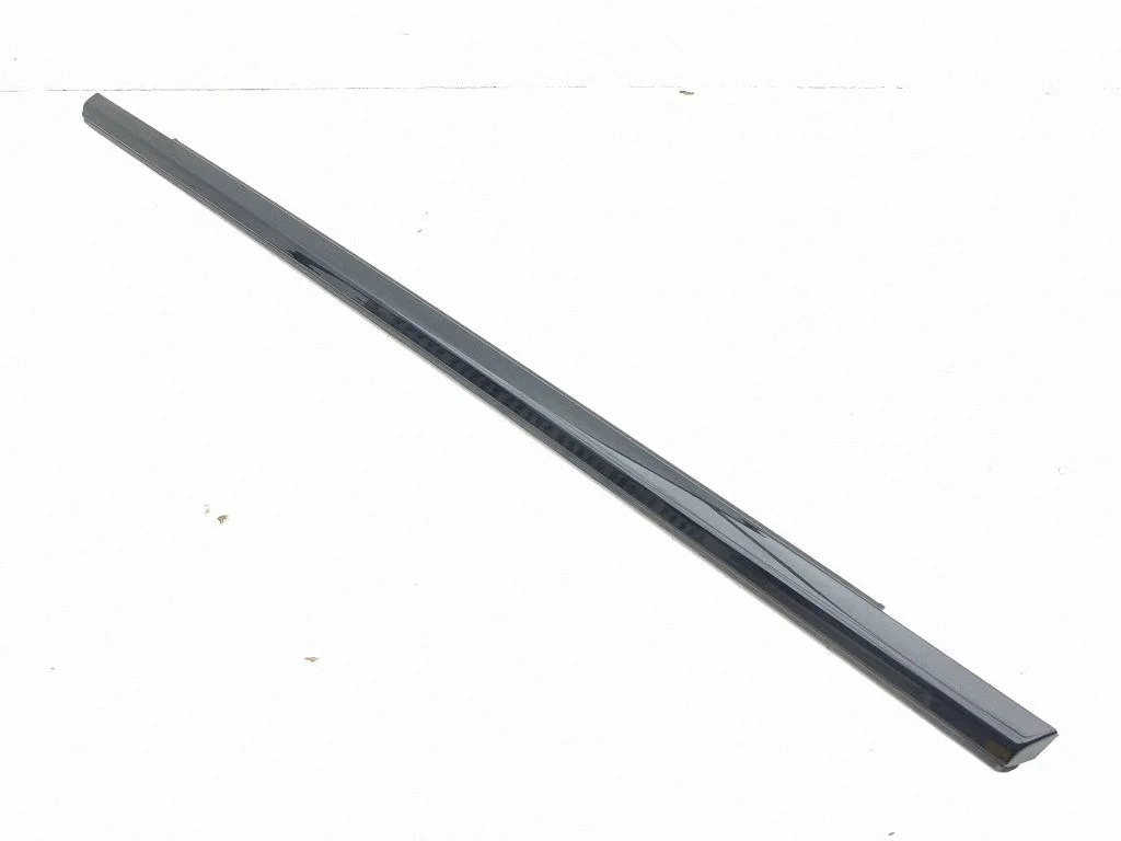 Listwa szyby drzwi tylnych 7482967