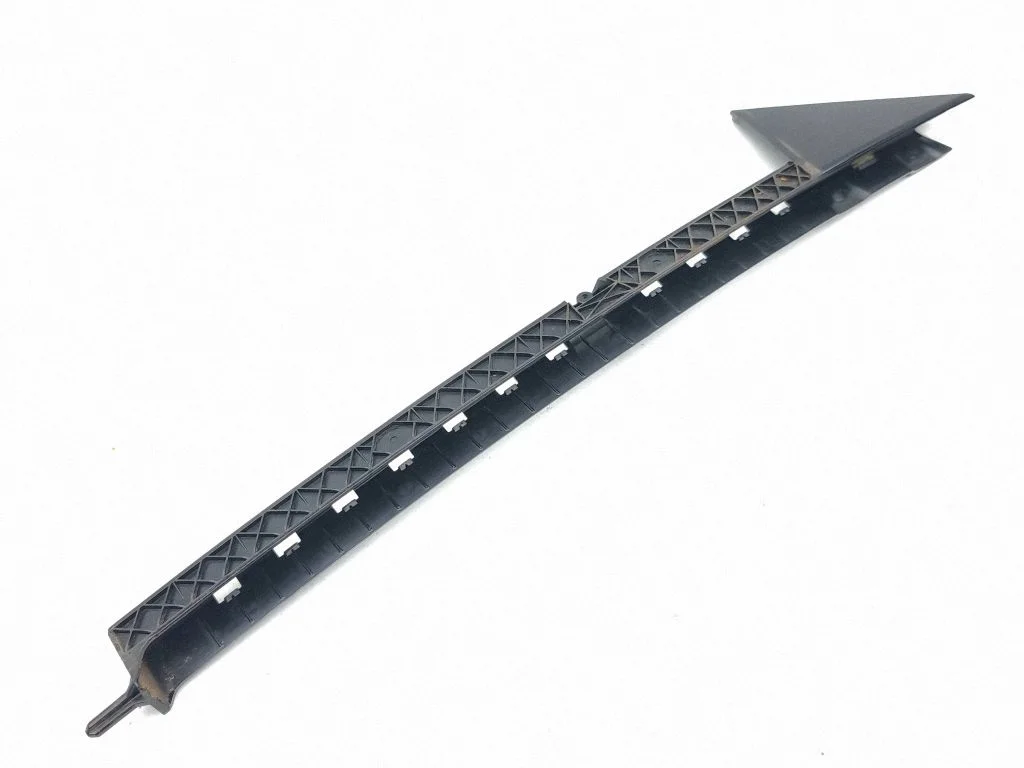 Rear door glass trim molding – BMW 2 Series Active Tourer U06 (2021-)