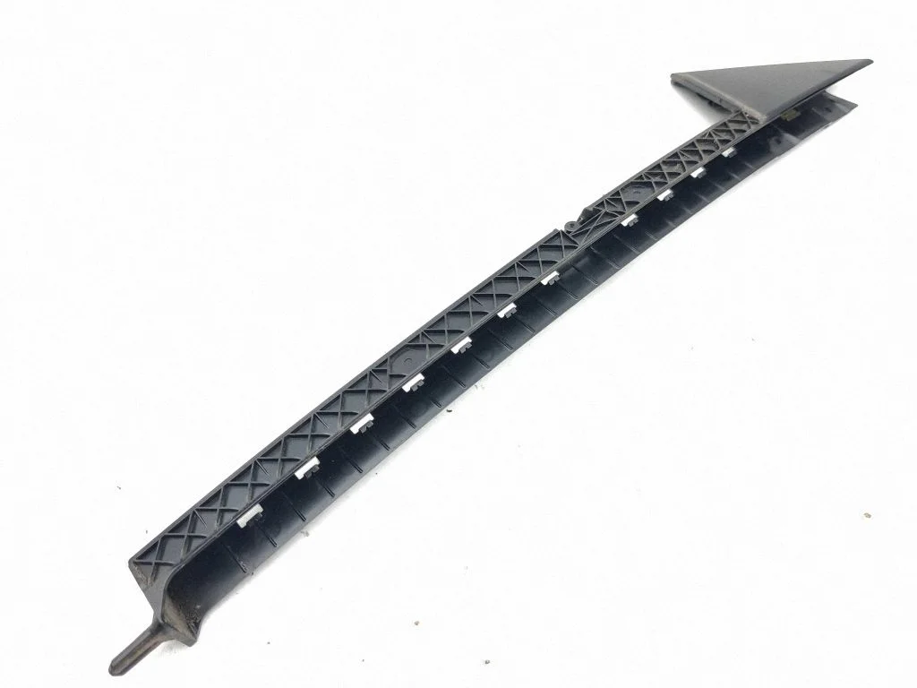 Rear door glass trim molding – BMW 2 Series Active Tourer U06 (2021-)