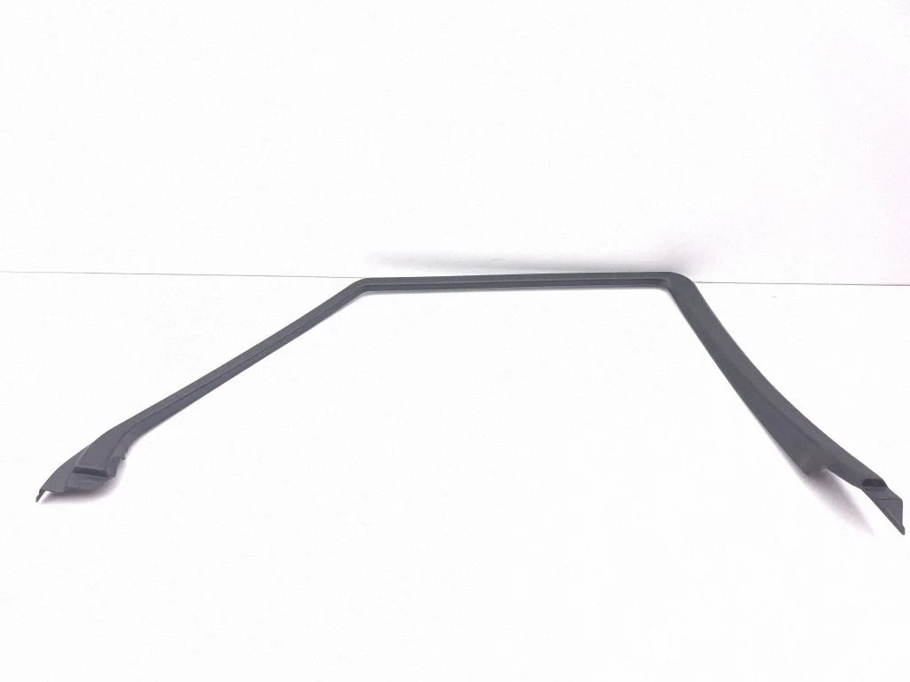 Rear door glass trim molding A1647300970