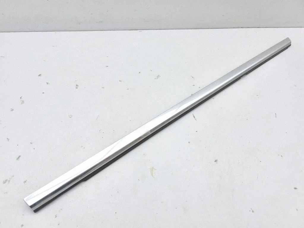 Rear door glass trim molding – right