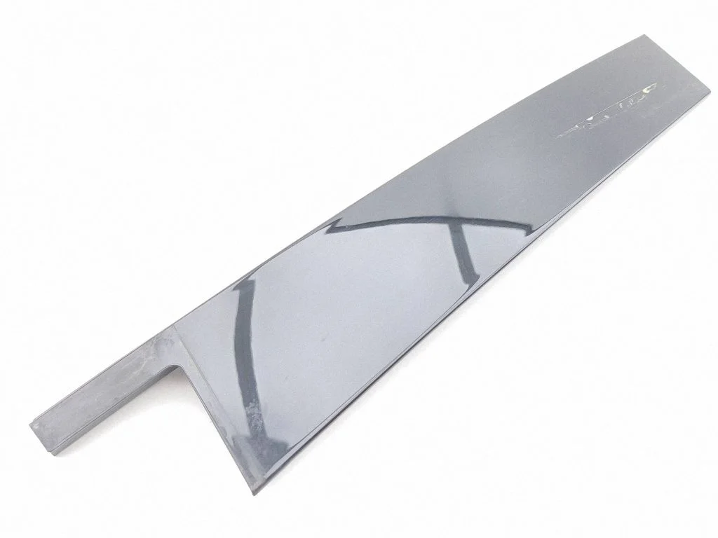 Rear door glass trim molding X2536900487