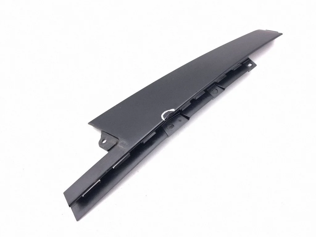 Tagaukse klaasi liist J9D3255A81A
