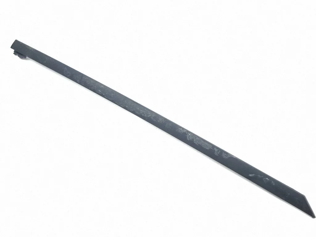 Rear door glass trim molding – left