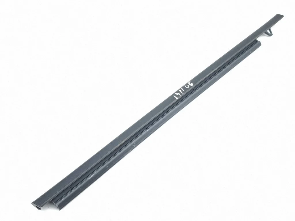 Rear door glass trim molding – right