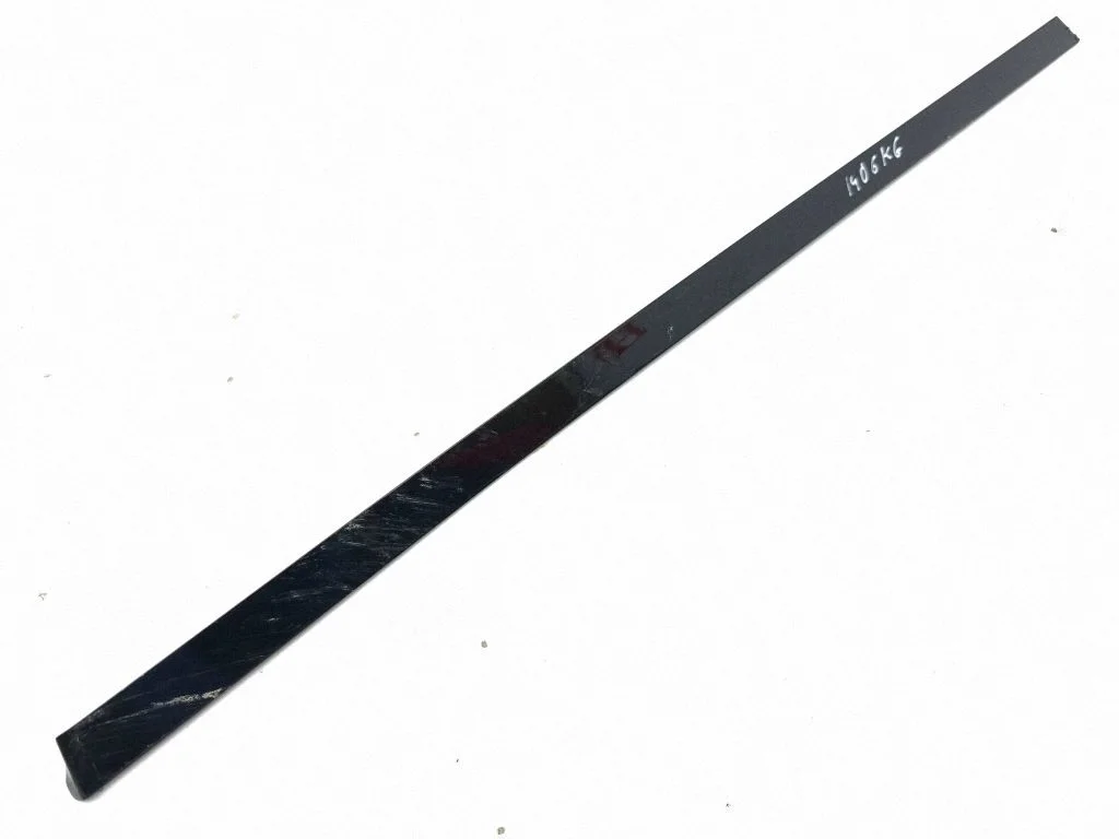 Aizmugurējo durvju stikla apdare N9X2255A61AE