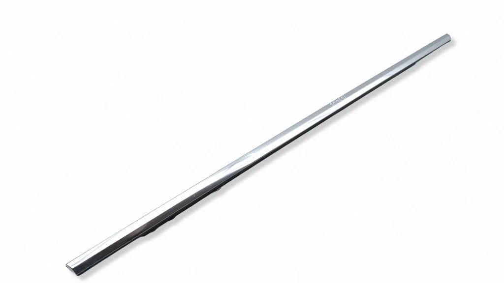 Rear door glass trim molding – right