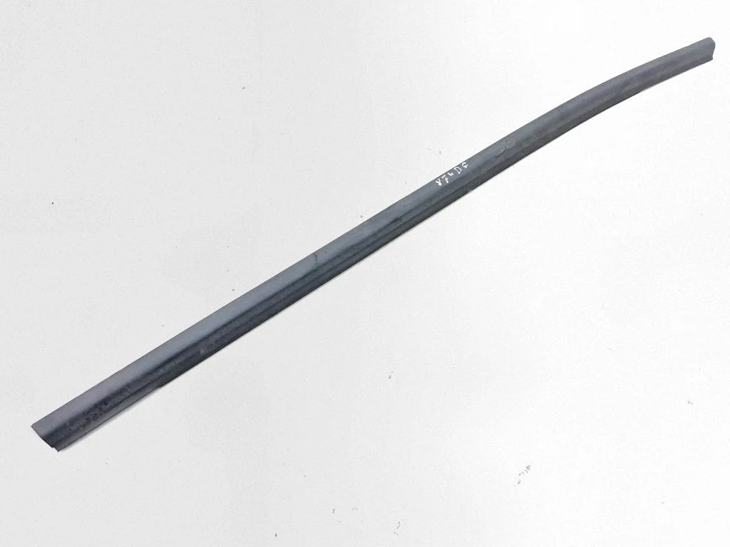 Rear door glass trim molding – right
