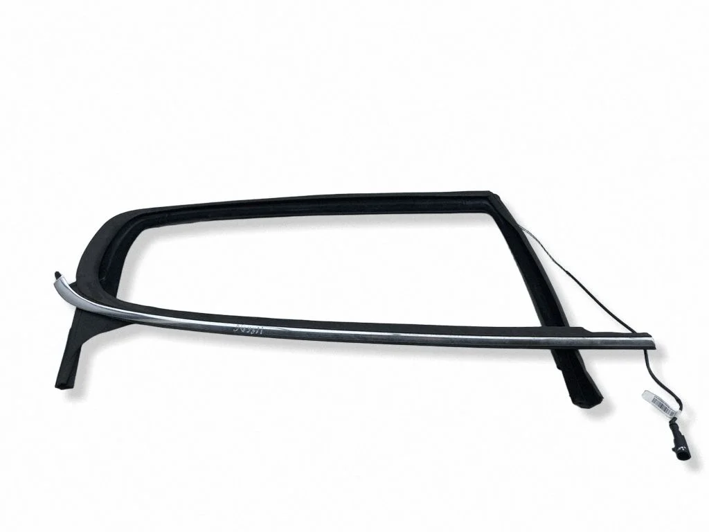 Rear door glass trim molding – right