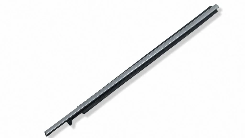 Rear door glass trim molding – left