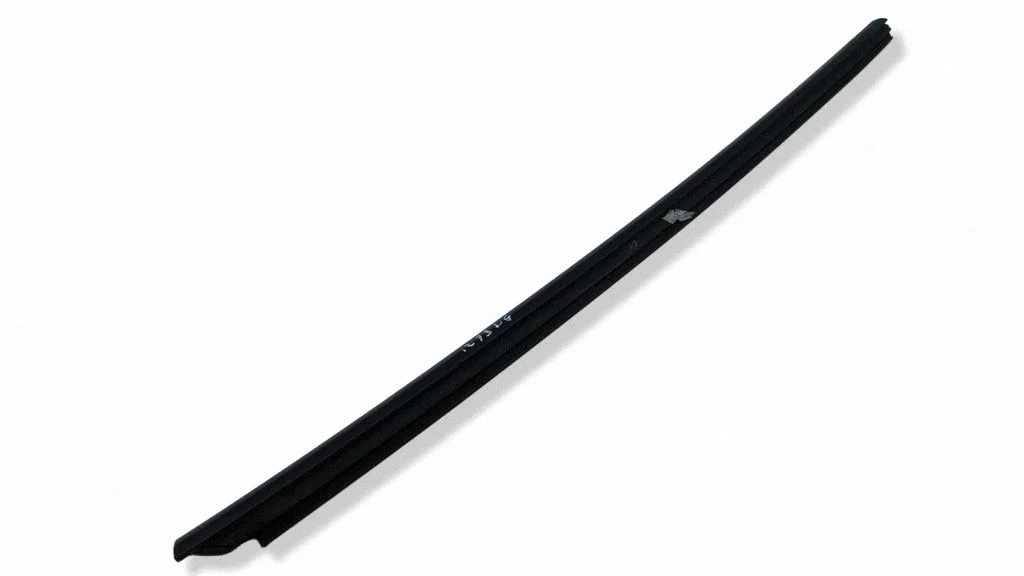 Rear door glass trim molding – right