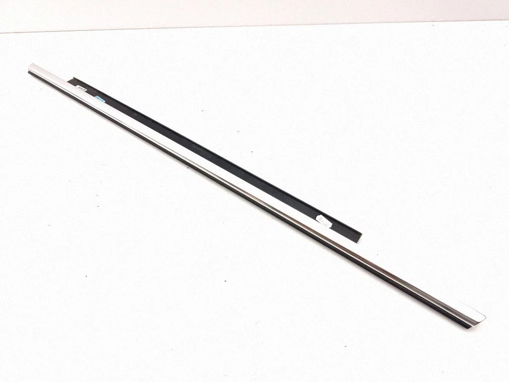 Rear door glass trim molding – right