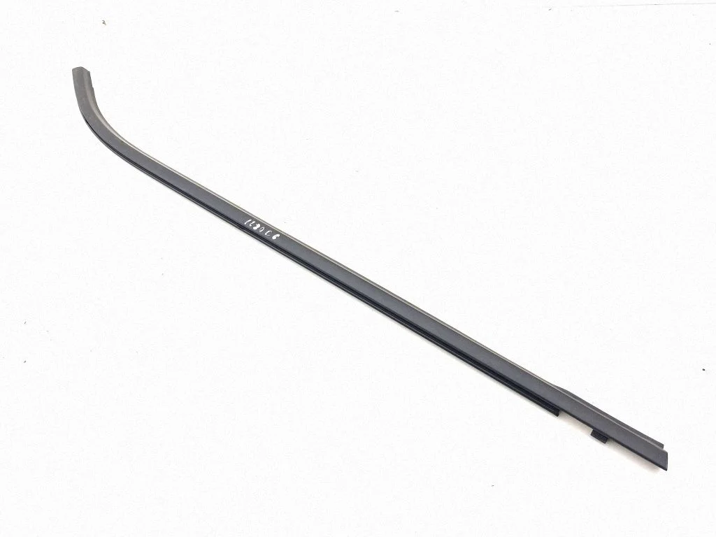 Rear door glass trim molding – right