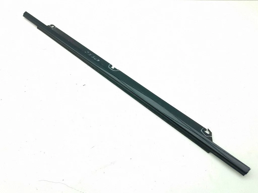 Rear door glass trim molding 4L0853763A