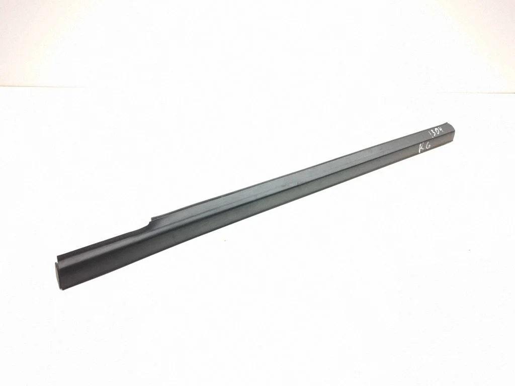 Rear door glass trim molding – left