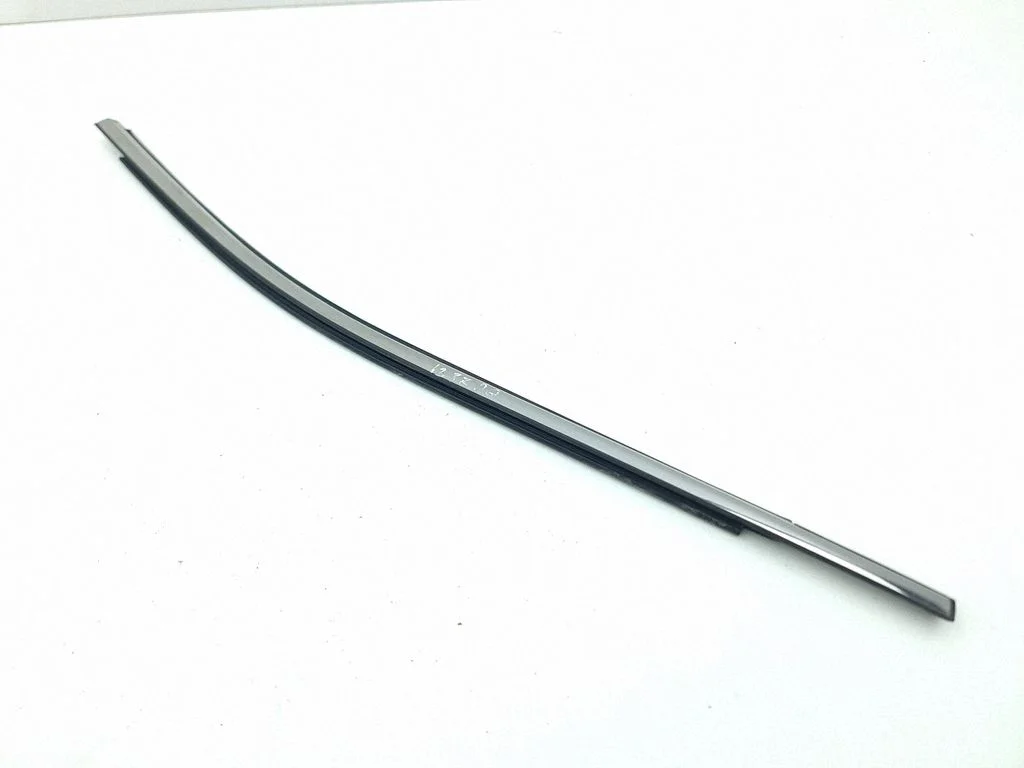 Rear door glass trim molding – Nissan Navara D23 (2015-)