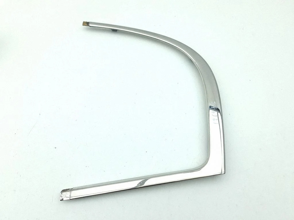 Rear door glass trim molding 3W5839541A