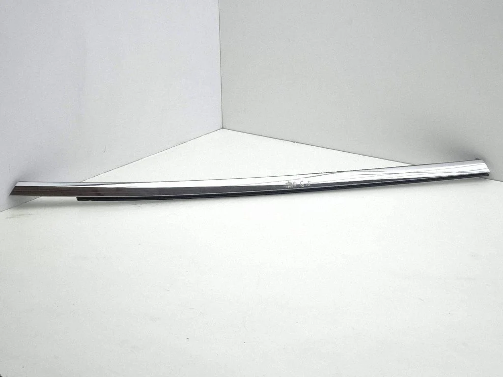 Rear door glass trim molding – right