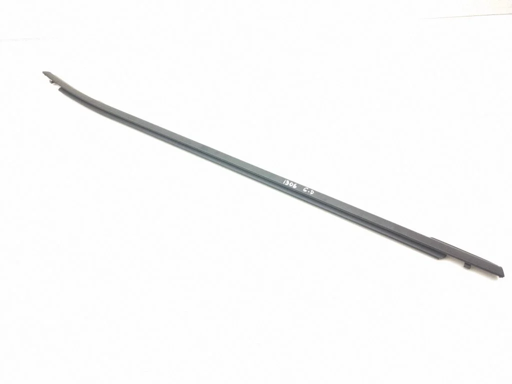 Rear door glass trim molding – right