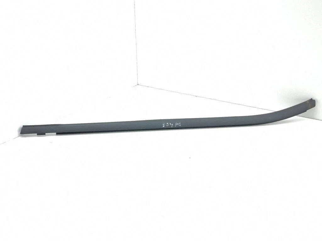 Listwa szyby drzwi tylnych – lewa