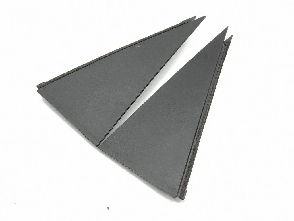 Rear door glass trim molding 838400Q0004X