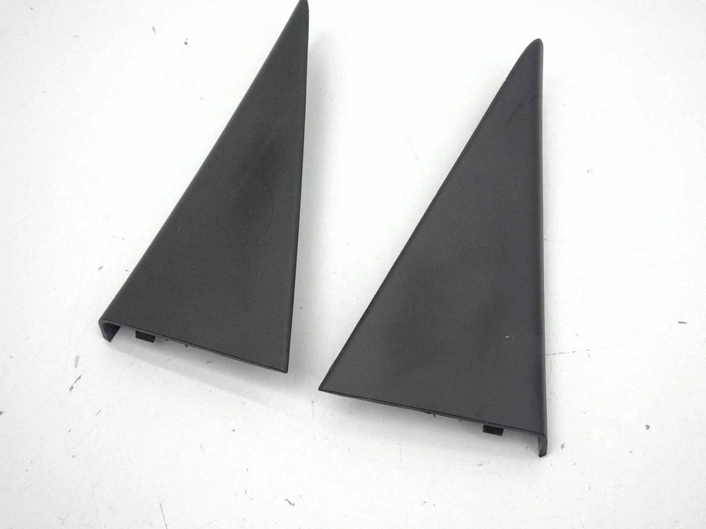 Rear door glass trim molding 83930000004X