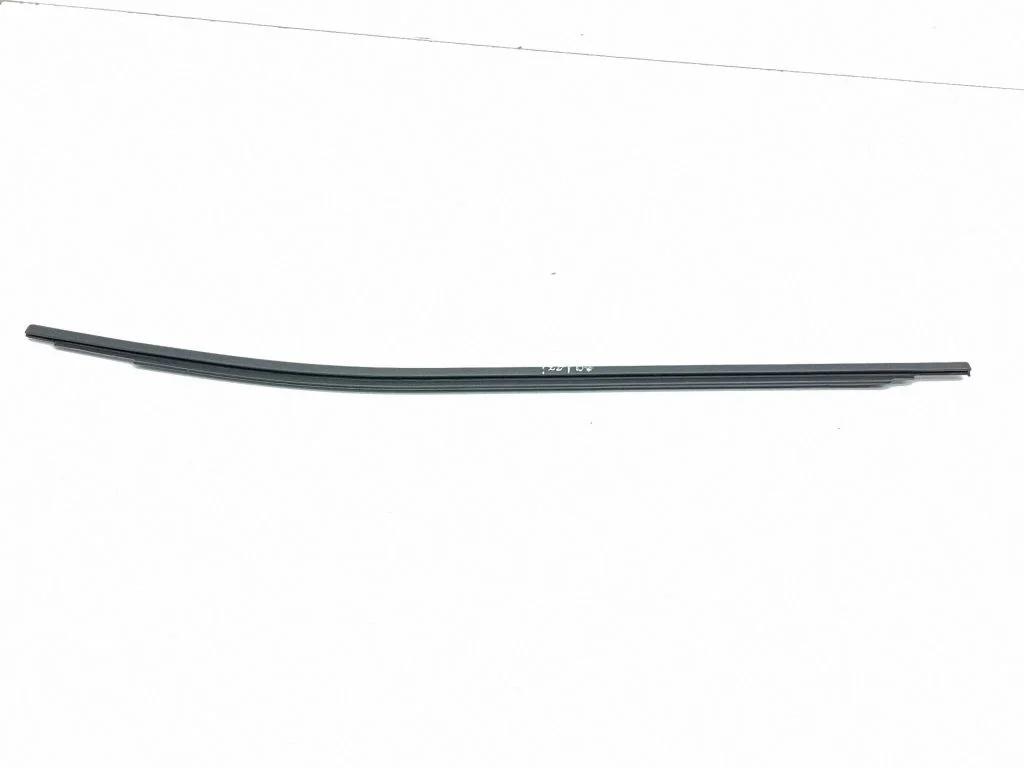 Rear door glass trim molding – right