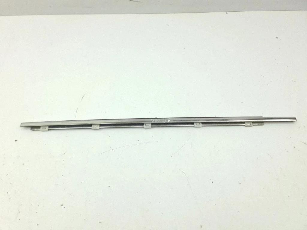 Rear door glass trim molding – right