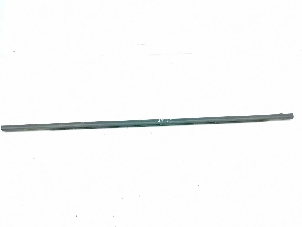 Rear door glass trim molding – right