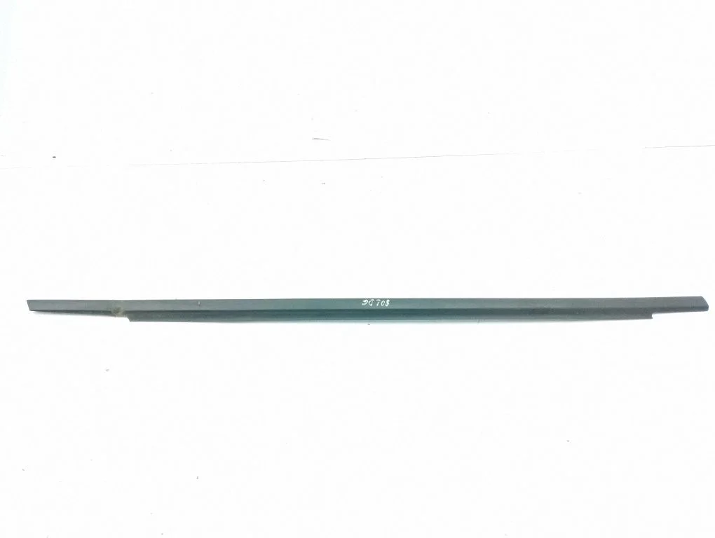 Rear door glass trim molding – right