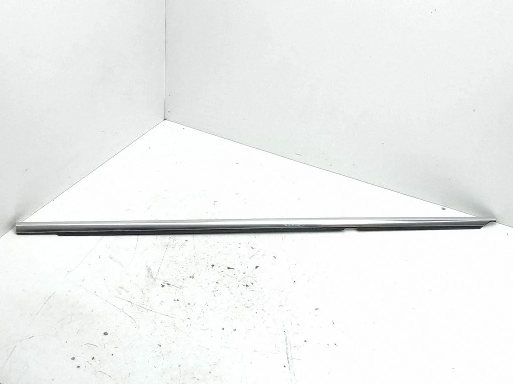 Rear door glass trim molding – right