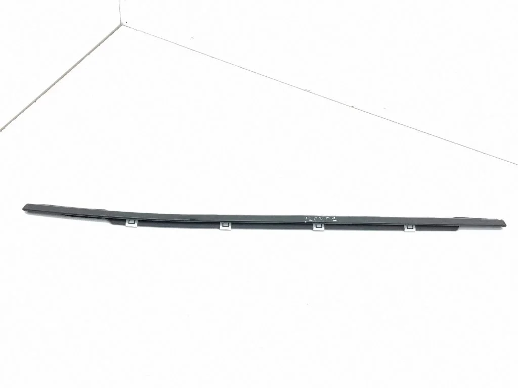 Rear door glass trim molding – right