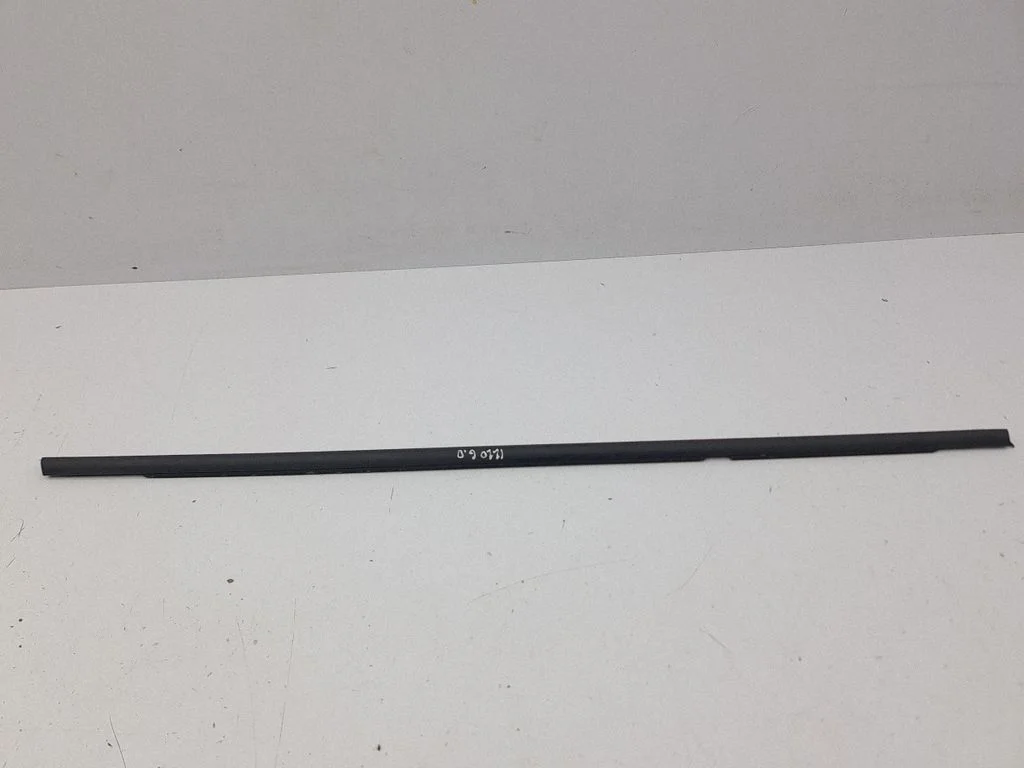 Rear door glass trim molding – right