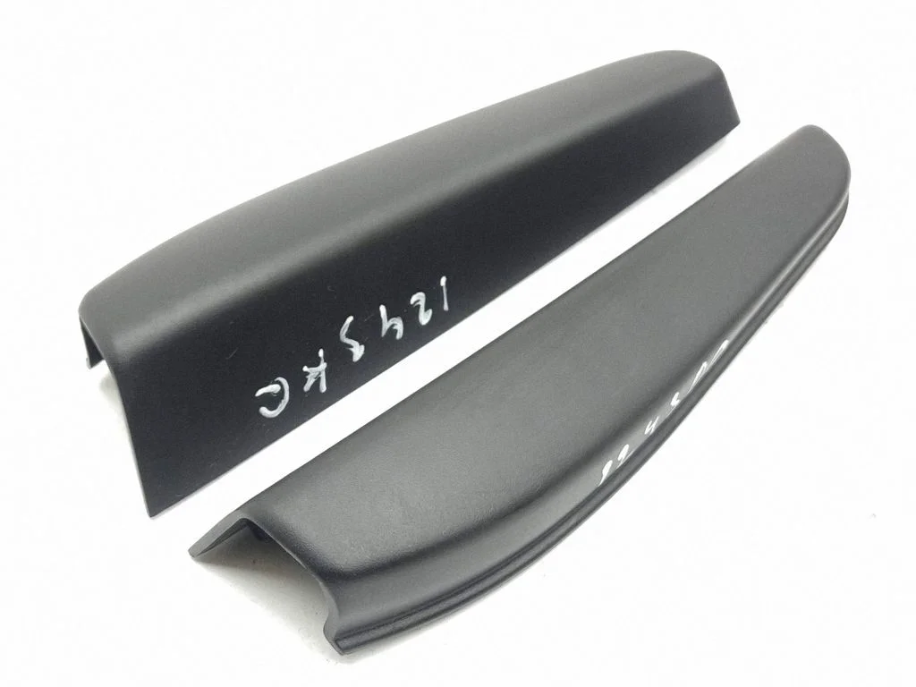 Rear door glass trim molding 7357709540