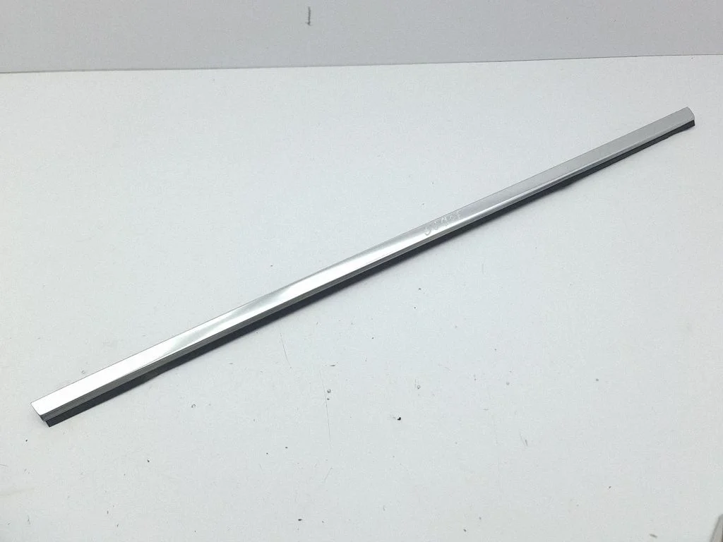 Rear door glass trim molding – right