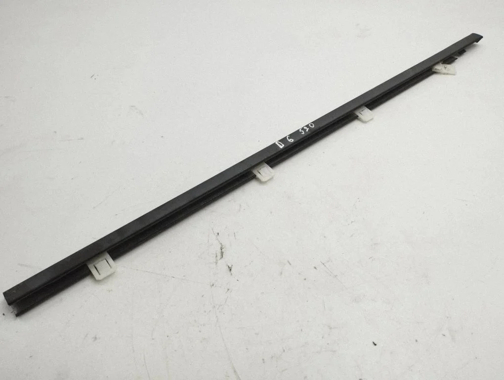 Rear door glass trim molding – Honda Civic IX (2011-2017)